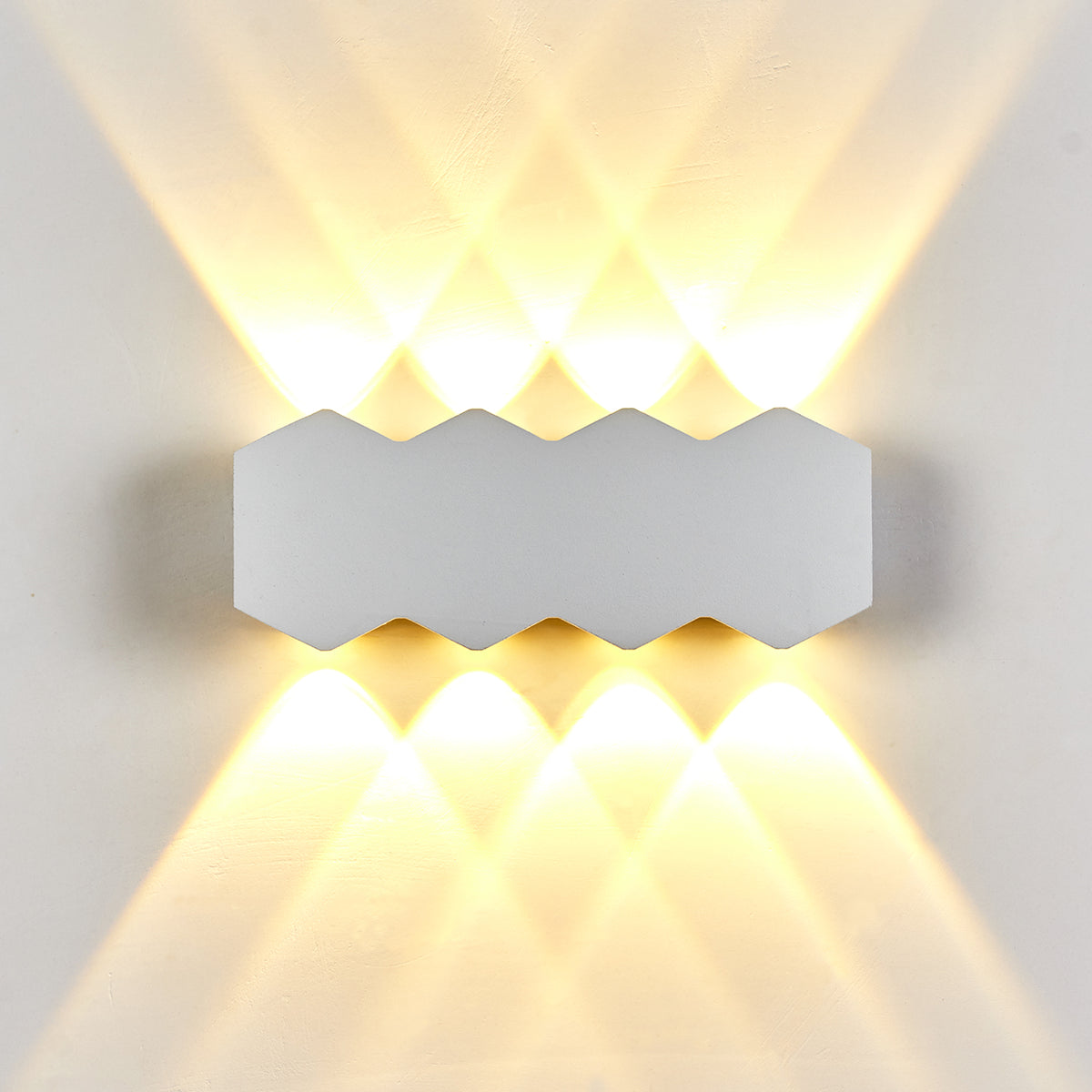 8w Lampada da parete bianca Resiste a pioggia 22 CM 